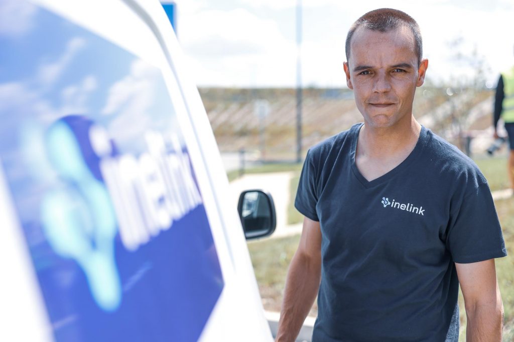 photo homme câblage inelink